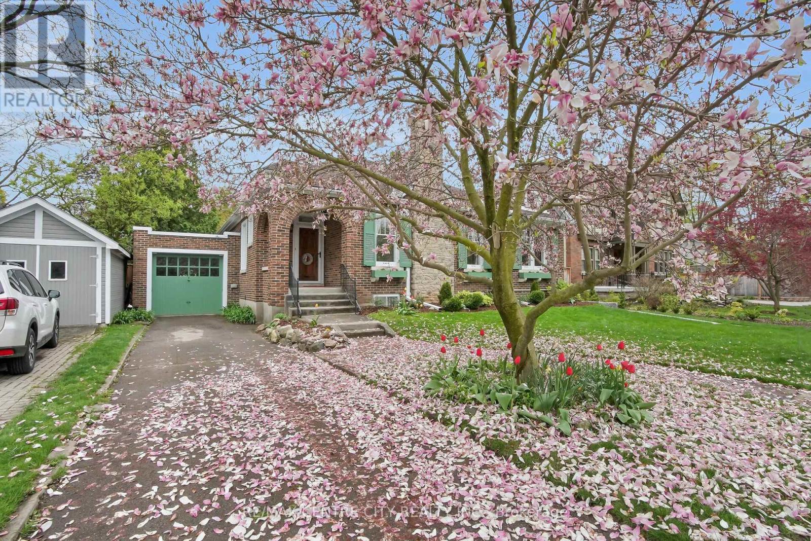 329 Victoria Street, London East, Ontario  N6A 2C6 - Photo 3 - X12198461