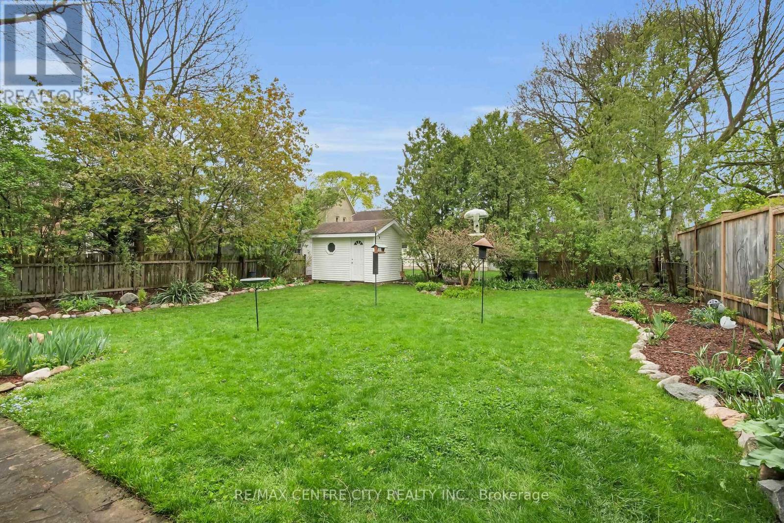 329 Victoria Street, London East, Ontario  N6A 2C6 - Photo 37 - X12198461