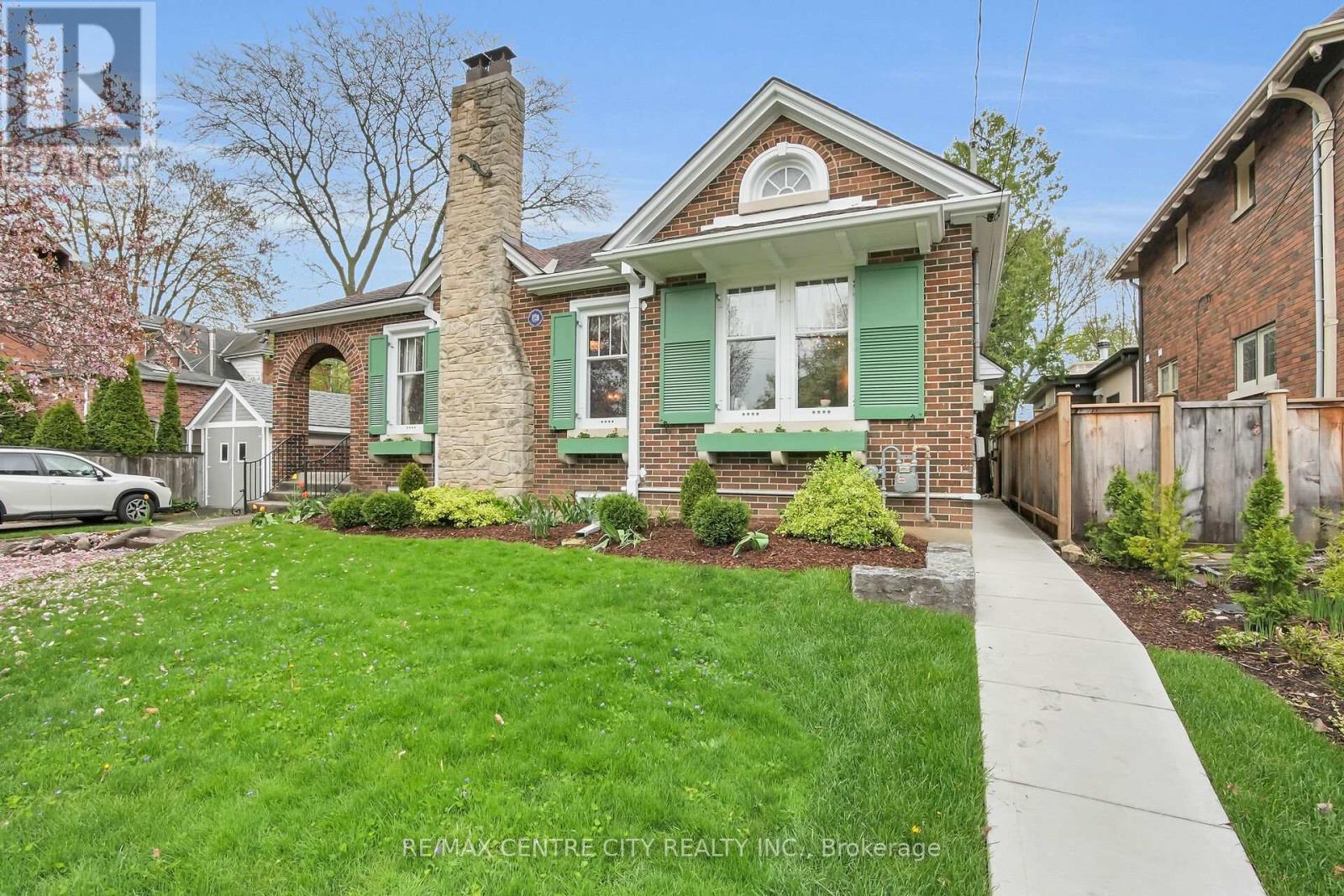 329 Victoria Street, London East, Ontario  N6A 2C6 - Photo 4 - X12198461
