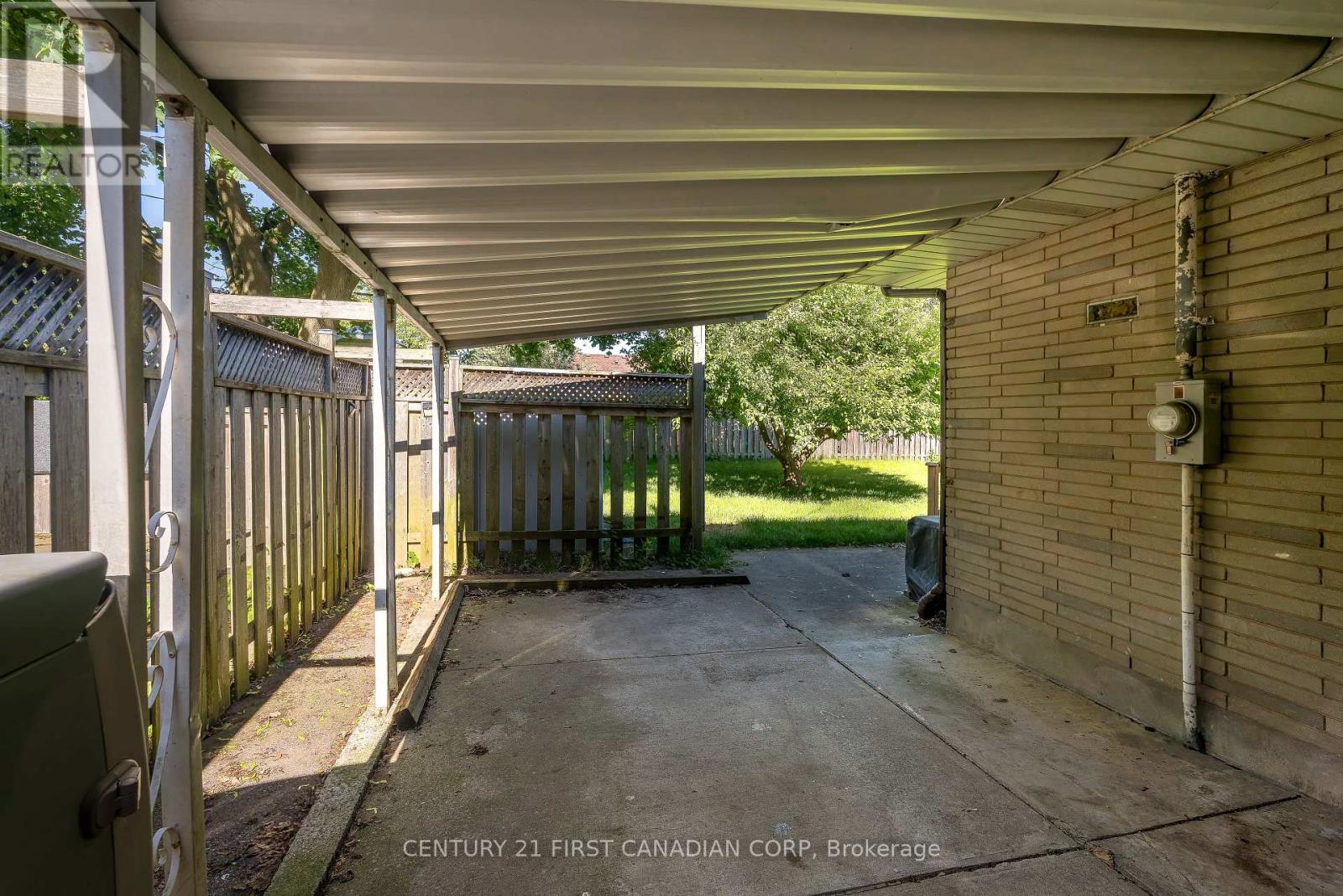 202 Renfro Crescent, London South, Ontario N5Z 3B7 - Photo 31 - X12198517