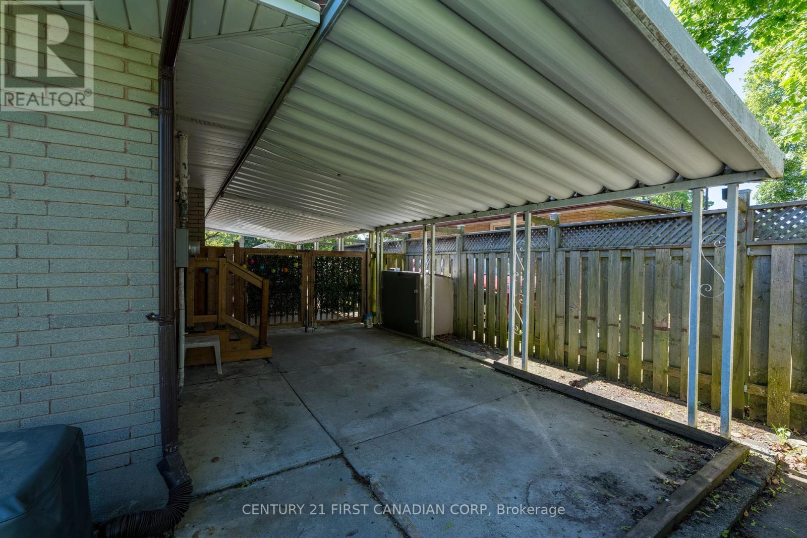 202 Renfro Crescent, London South, Ontario N5Z 3B7 - Photo 32 - X12198517