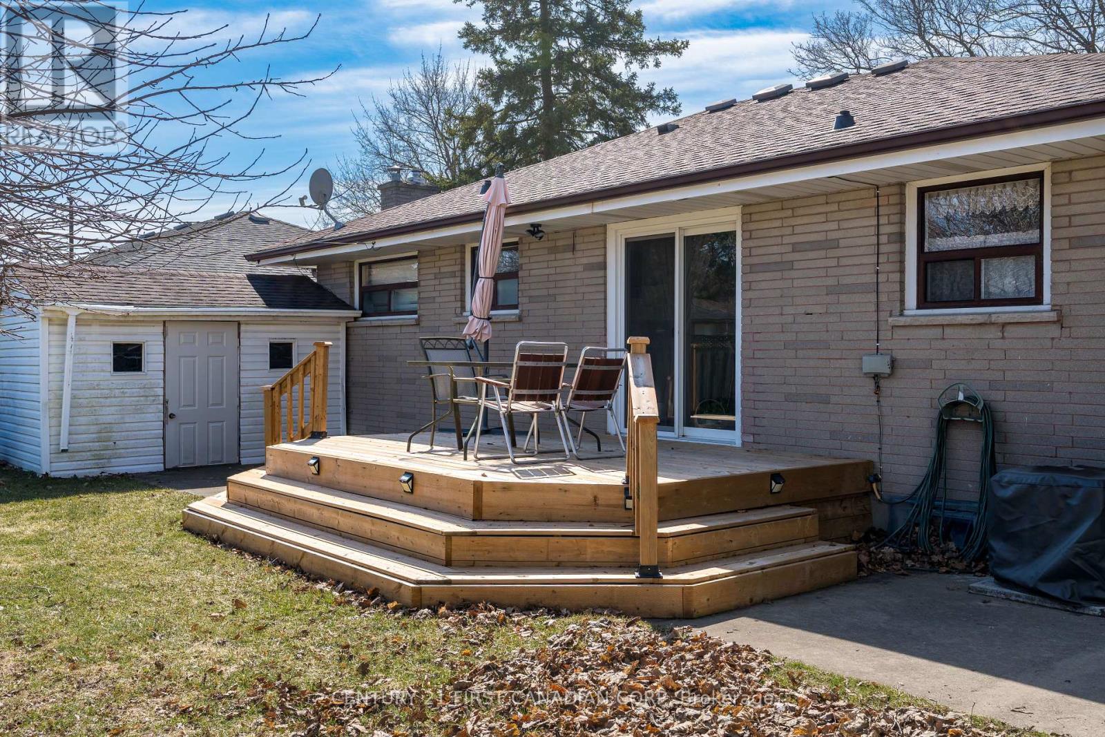 202 Renfro Crescent, London South, Ontario N5Z 3B7 - Photo 33 - X12198517