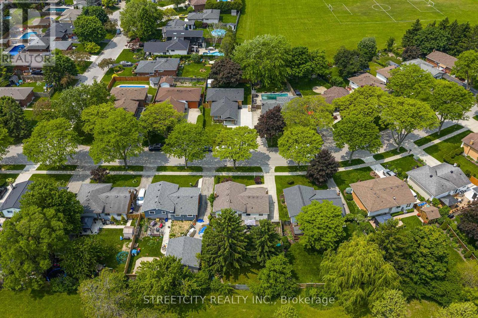 40 St Lawrence Boulevard, London South (South O), Ontario  N6J 2X1 - Photo 38 - X12198582