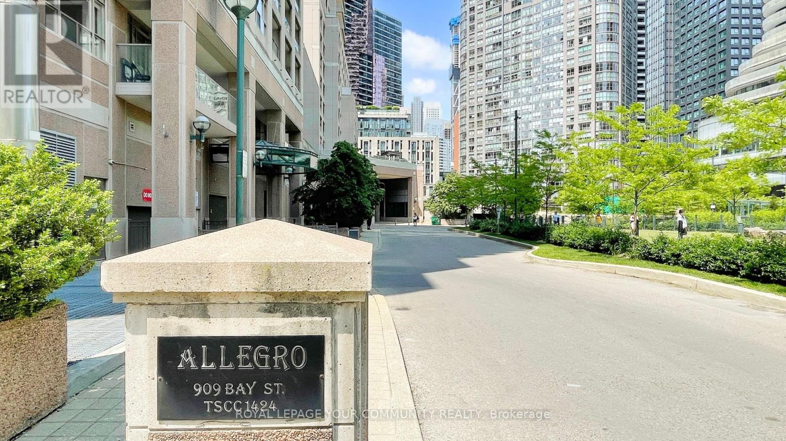 1609 - 909 Bay Street, Toronto, Ontario  M5S 3G2 - Photo 3 - C12197852