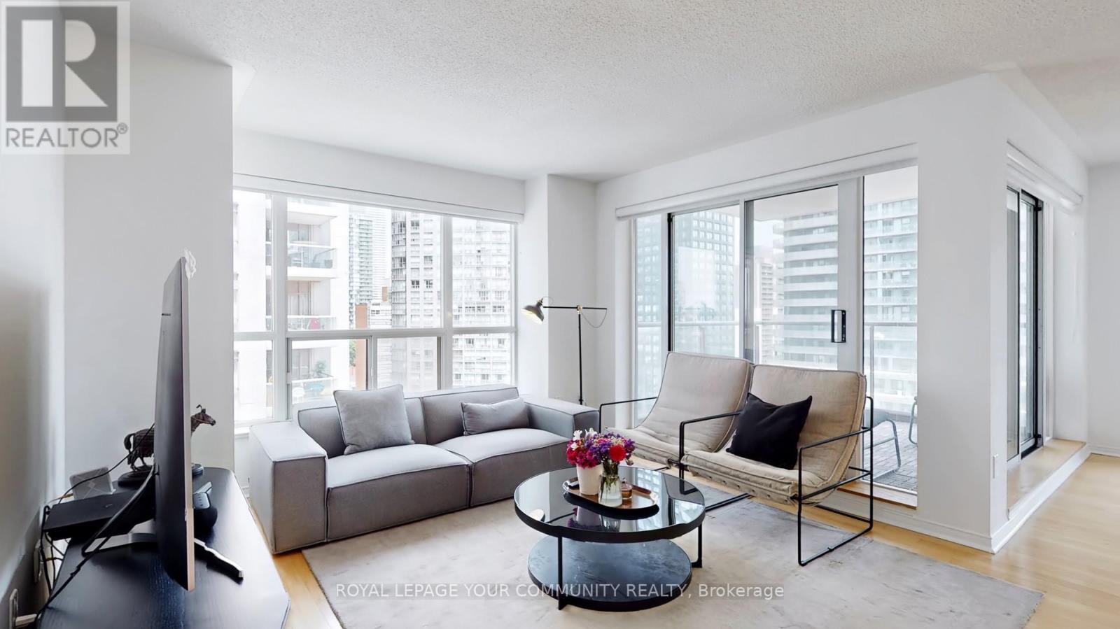 1609 - 909 Bay Street, Toronto, Ontario  M5S 3G2 - Photo 8 - C12197852