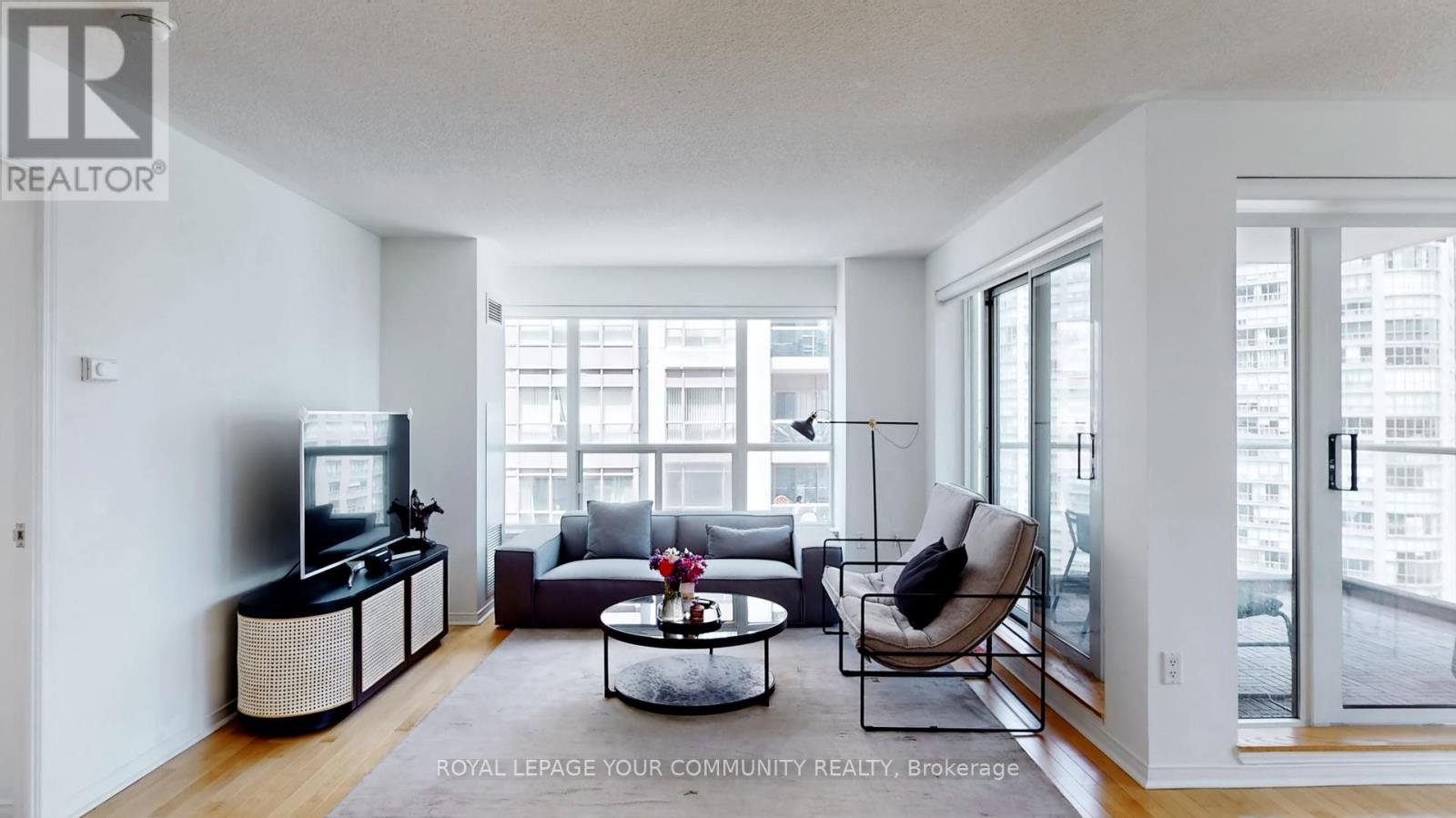 1609 - 909 Bay Street, Toronto, Ontario  M5S 3G2 - Photo 9 - C12197852
