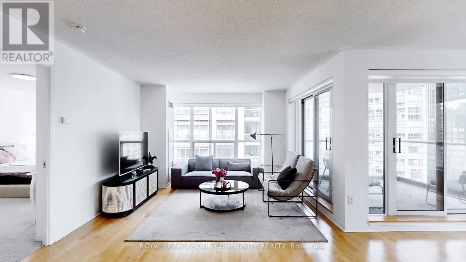 1609 - 909 Bay Street, Toronto, Ontario  M5S 3G2 - Photo 7 - C12197852