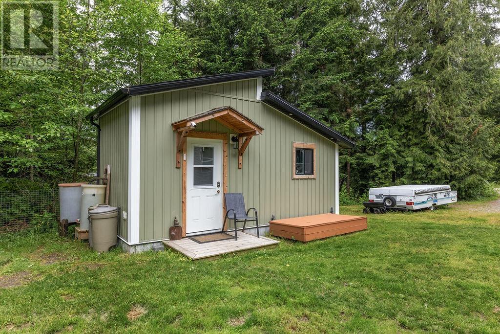 5954 Leaning Tree Road, Halfmoon Bay, British Columbia  V7Z 1C2 - Photo 26 - R3011753
