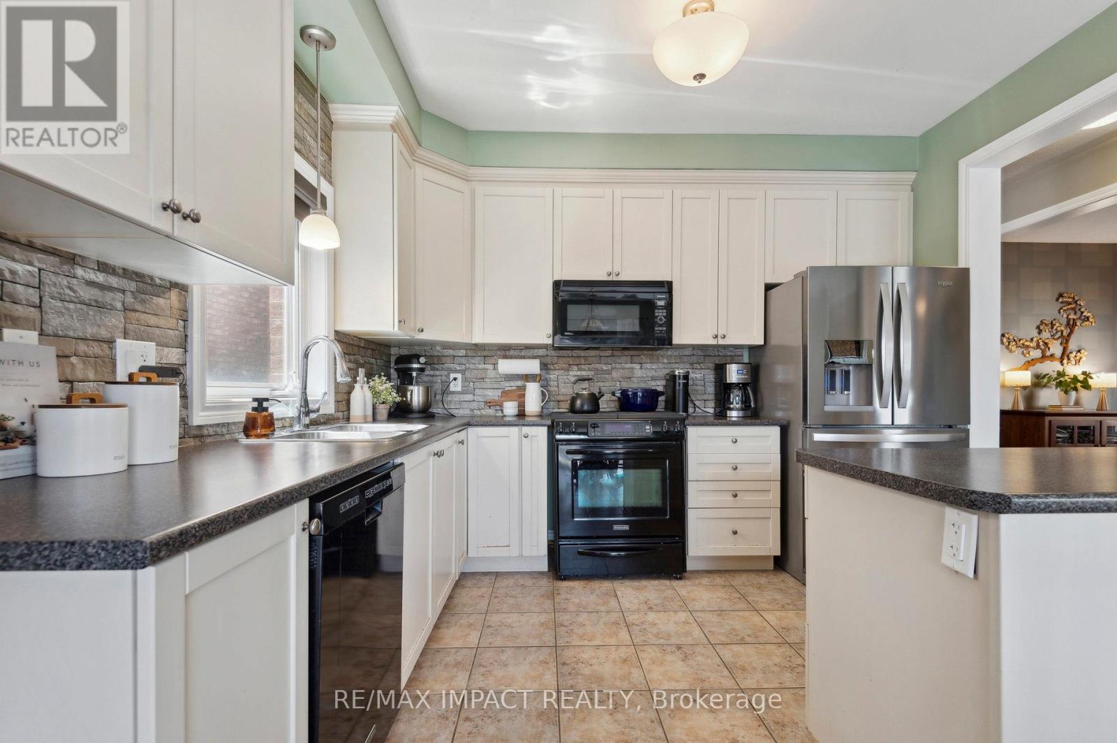 71 Lobb Court, Clarington, Ontario  L1C 0K4 - Photo 12 - E12198456