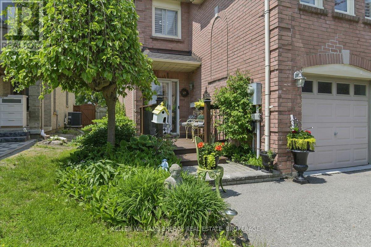 42 Pinebrook Crescent, Whitby, Ontario  L1R 2J7 - Photo 3 - E12198572