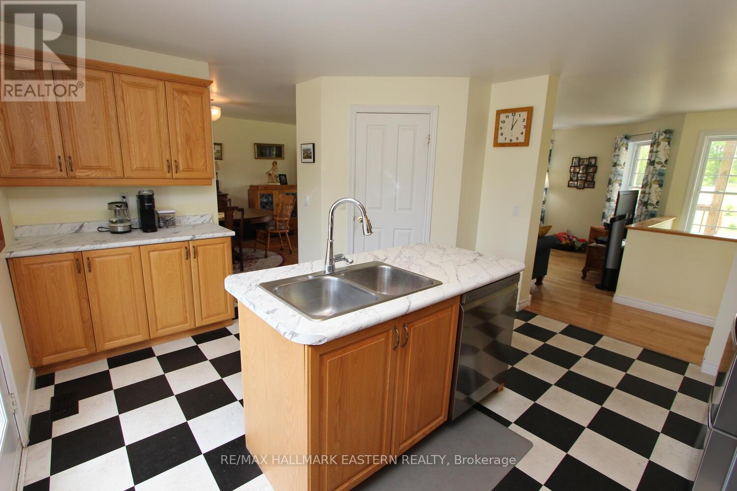 2018 North School Road, Havelock-Belmont-Methuen, Ontario  K0L 1Z0 - Photo 10 - X12198502
