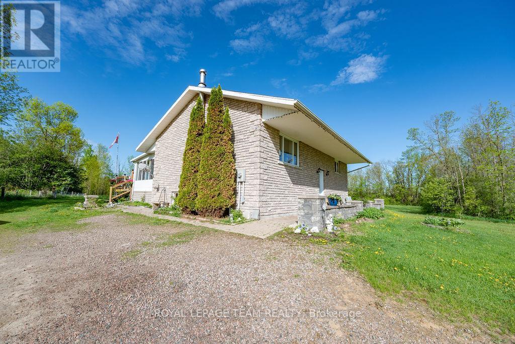 345 Finchley Road, Whitewater Region, Ontario  K8A 6W2 - Photo 3 - X11979705