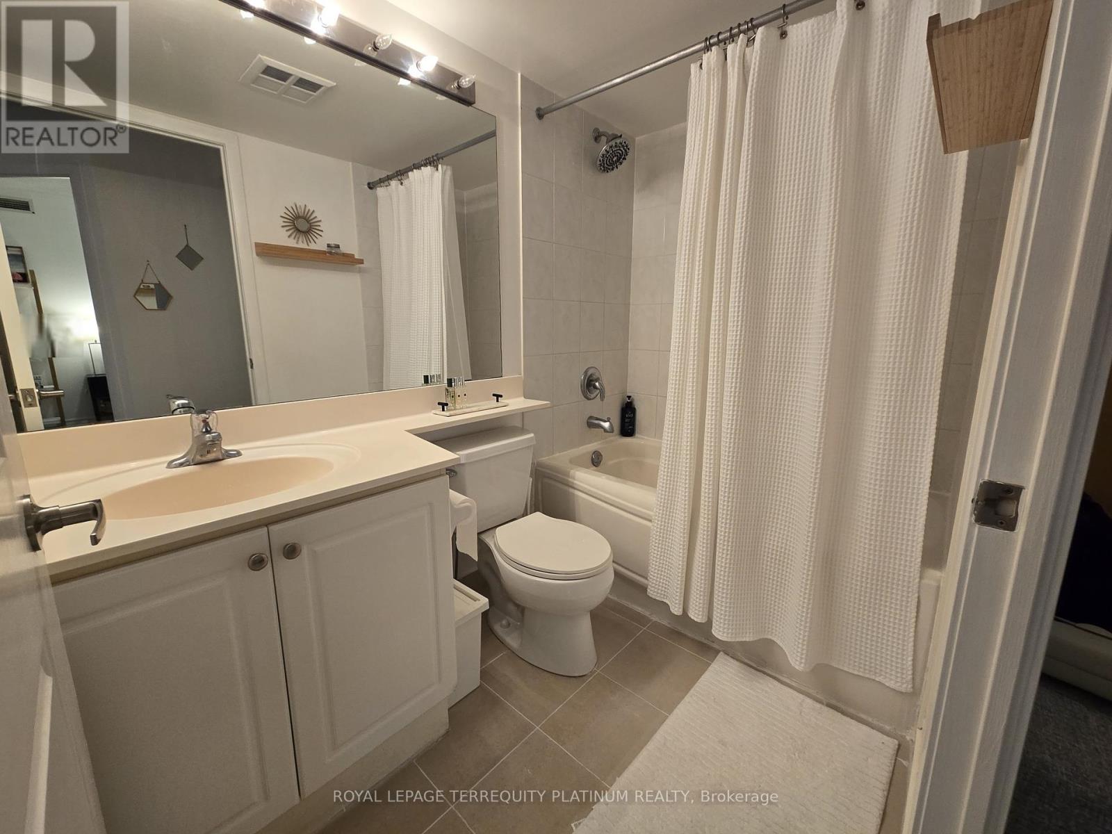 1716 - 4978 Yonge Street, Toronto, Ontario  M2N 7G9 - Photo 15 - C12198213