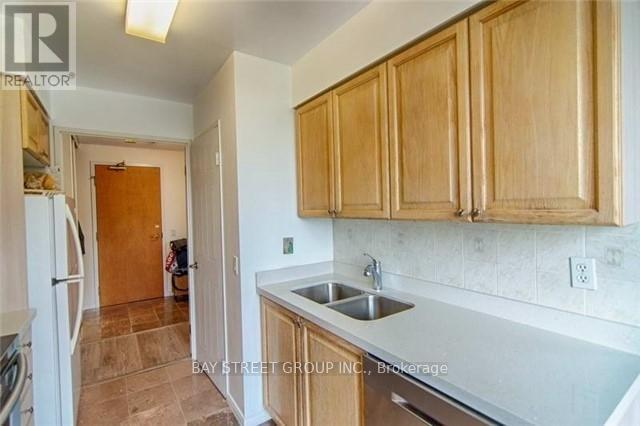 707 - 238 Doris Avenue, Toronto, Ontario  M2N 6W1 - Photo 11 - C12198242