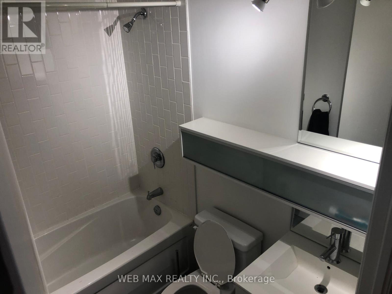 637 - 111 Elizabeth Street, Toronto, Ontario  M5G 1P7 - Photo 11 - C12198275