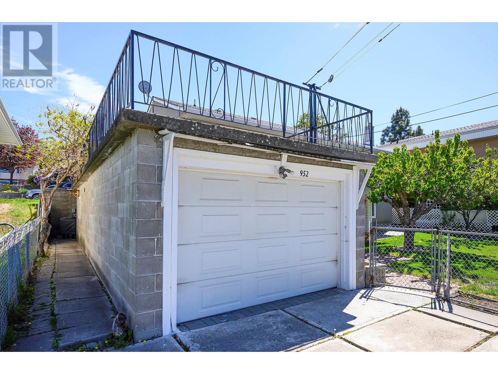 Property at 952 Fraser Street image 5