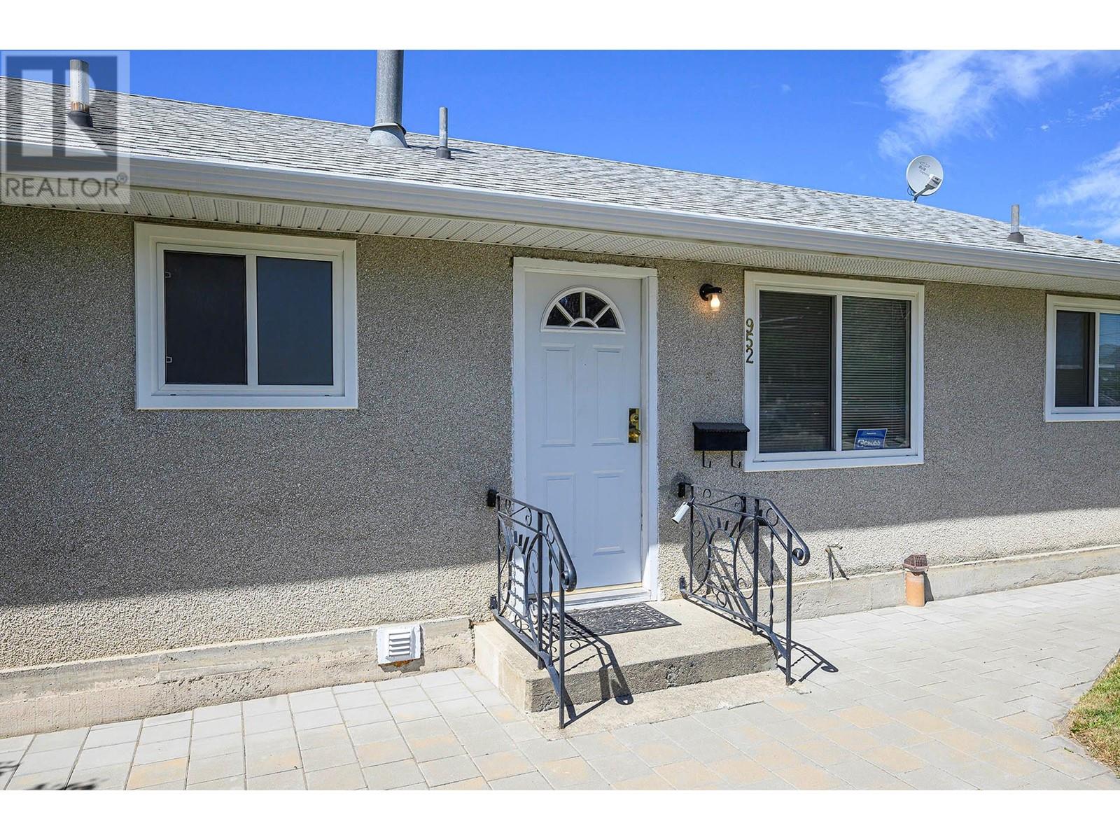 Property at 952 Fraser Street image 2