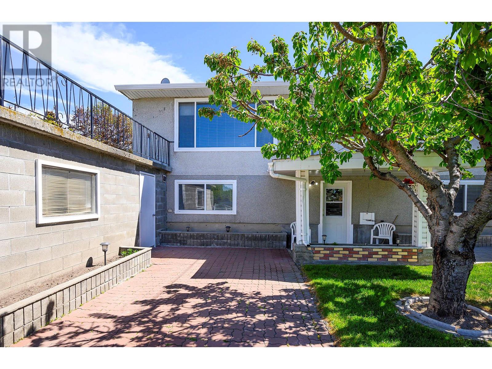 Property at 952 Fraser Street image 3