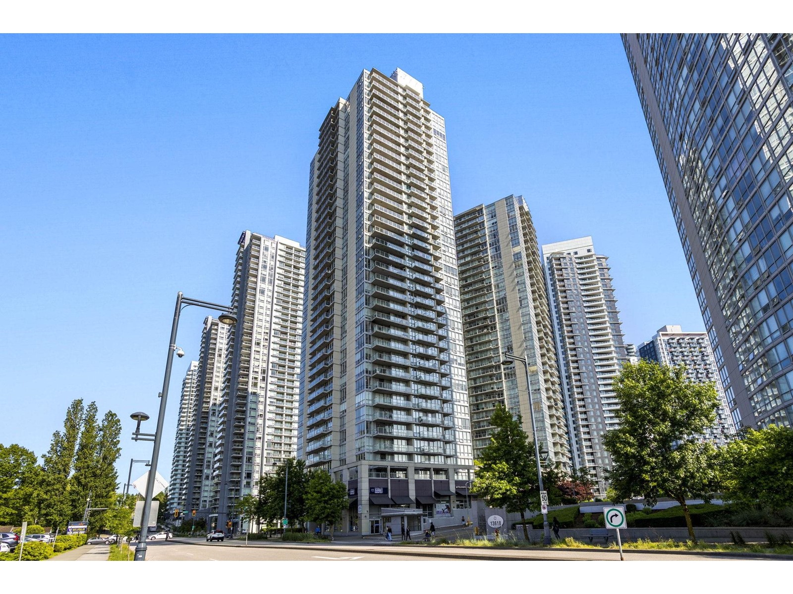 2502 13688 100 Avenue, Surrey, British Columbia  V3T 0G5 - Photo 2 - R3009927