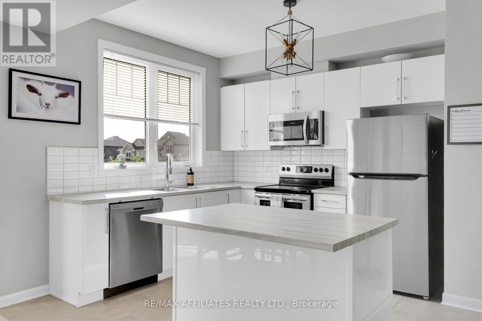 217 Liebe Terrace, Ottawa, Ontario  K2J 6R9 - Photo 12 - X12198488