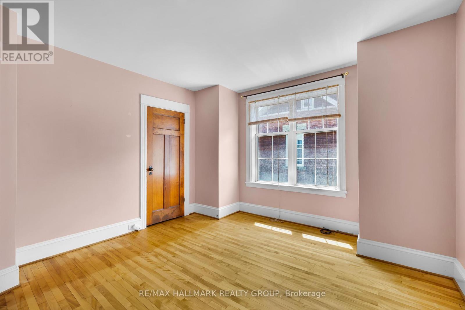 38 Harmer Avenue N, Ottawa, Ontario  K1Y 0T4 - Photo 14 - X12198577