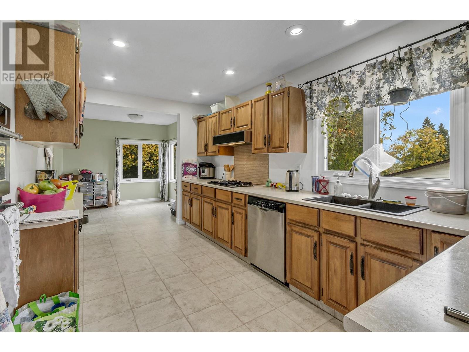 Property at 4322 HIGHLAND DRIVE image 3
