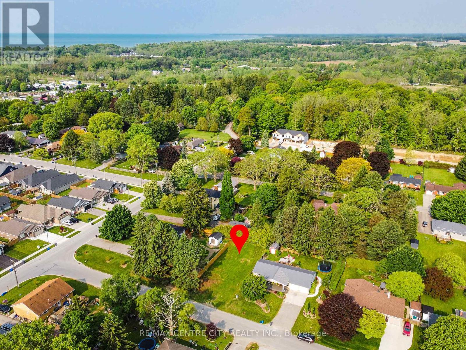 368 Larry Street, Central Elgin, Ontario N5L 1H5 - Photo 6 - X12033598