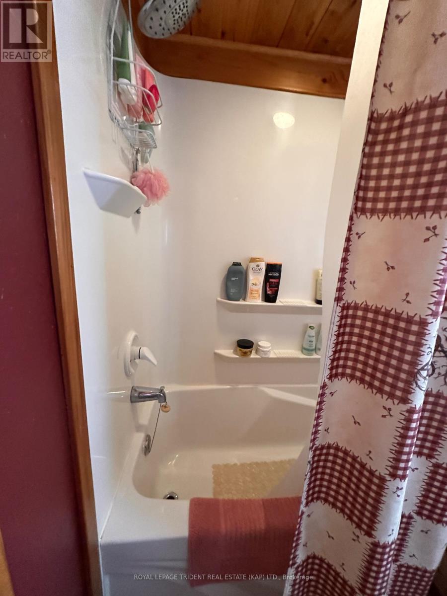 1186 Fantham Road, Fauquier-Strickland, Ontario  P0L 1G0 - Photo 19 - T12196391