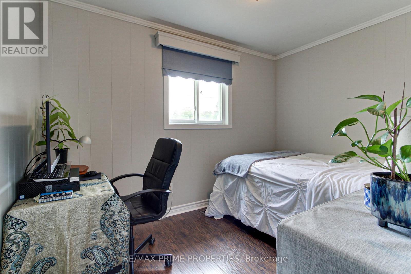 274 Parkway Avenue, Georgina, Ontario  L4P 2V9 - Photo 14 - N12198253