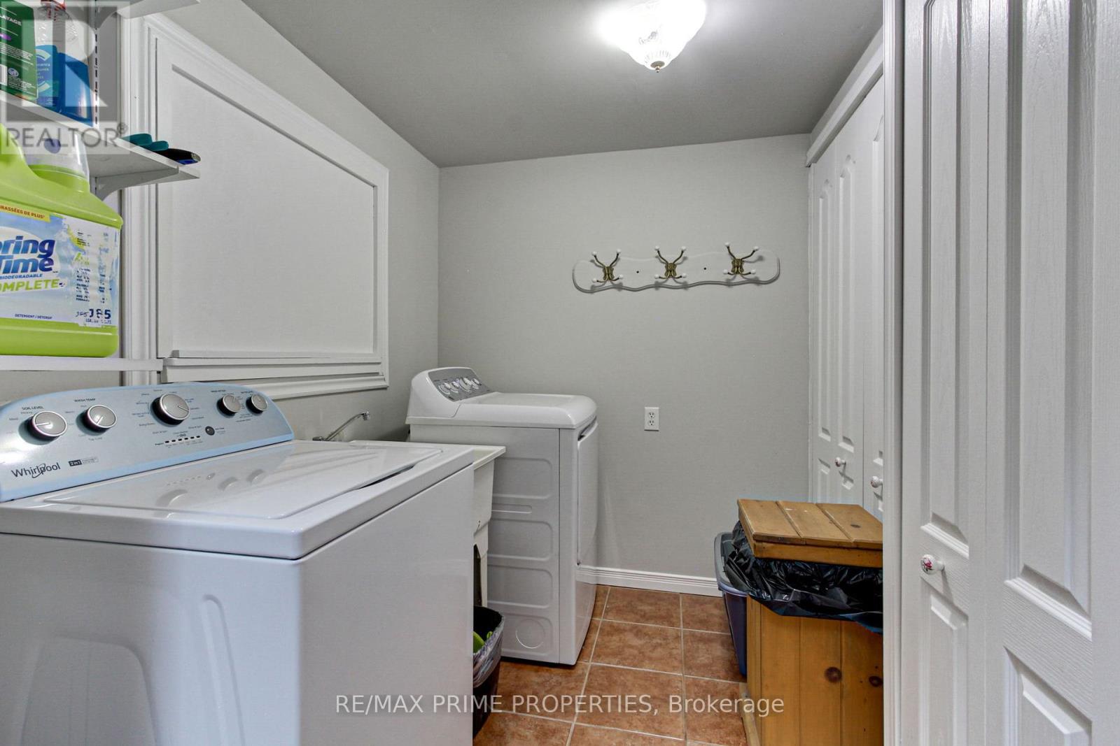 274 Parkway Avenue, Georgina, Ontario  L4P 2V9 - Photo 17 - N12198253