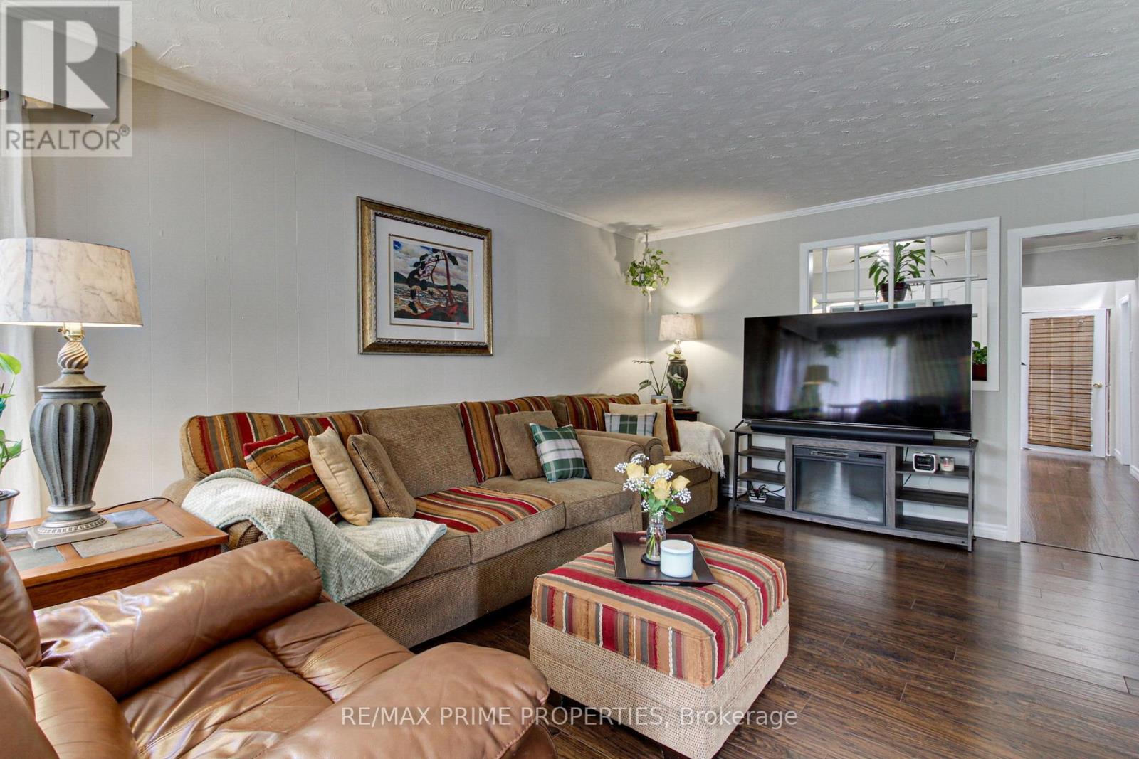 274 Parkway Avenue, Georgina, Ontario  L4P 2V9 - Photo 5 - N12198253