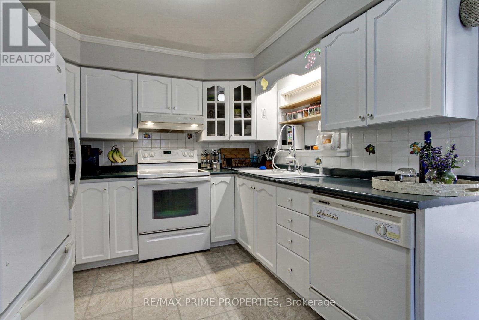 274 Parkway Avenue, Georgina, Ontario  L4P 2V9 - Photo 8 - N12198253