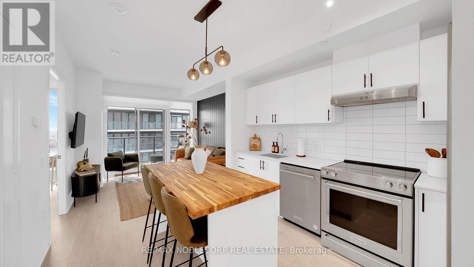 2214 - 9000 Jane Street, Vaughan, Ontario  L4K 0M6 - Photo 13 - N12198383