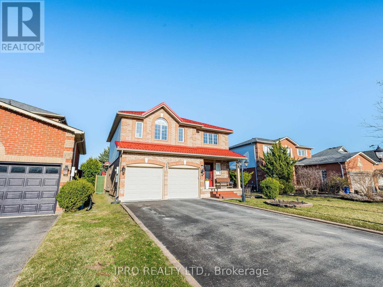 5 Reynolds Avenue, New Tecumseth, Ontario  L0G 1A0 - Photo 1 - N12198385