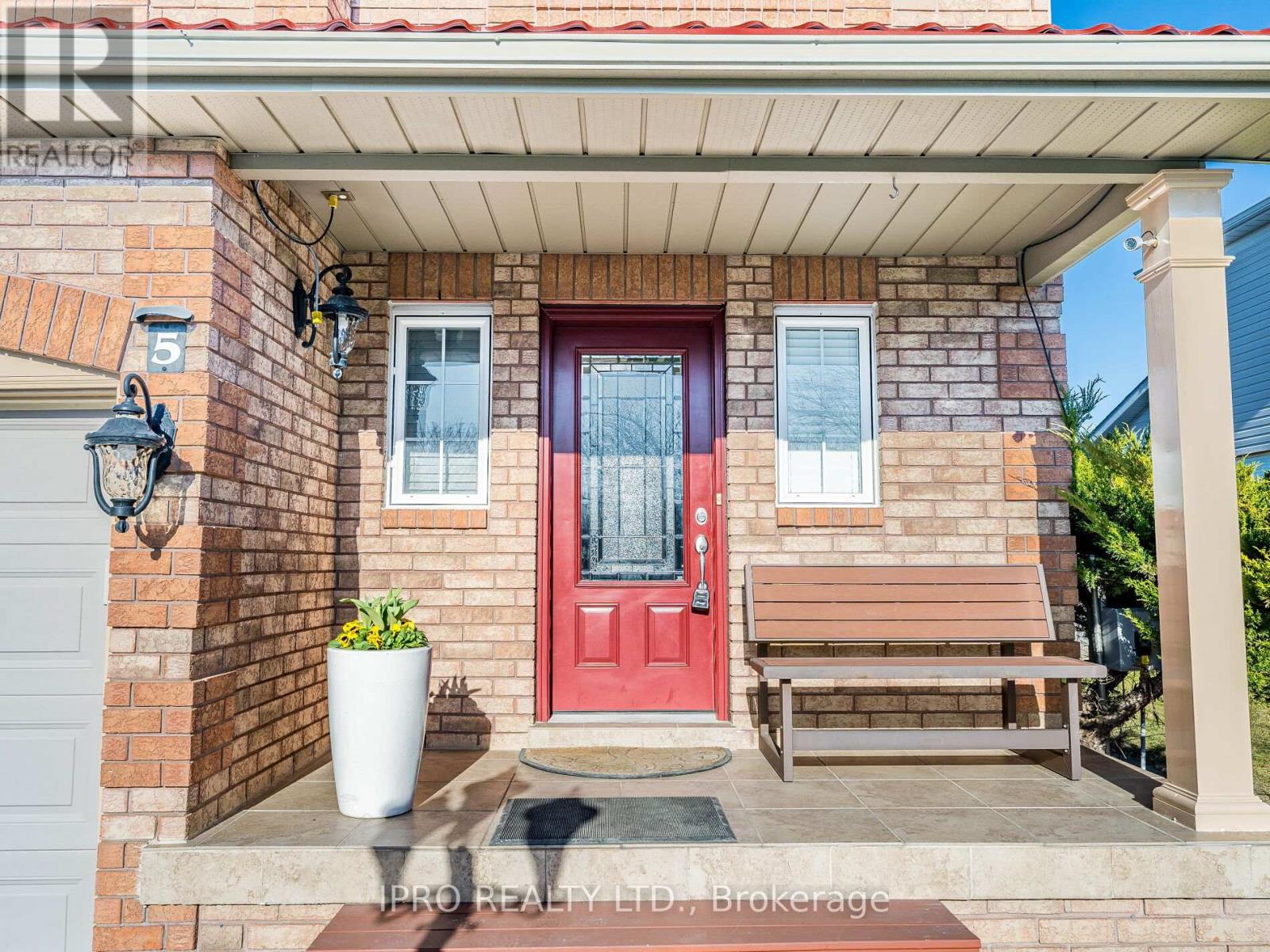 5 Reynolds Avenue, New Tecumseth, Ontario  L0G 1A0 - Photo 3 - N12198385