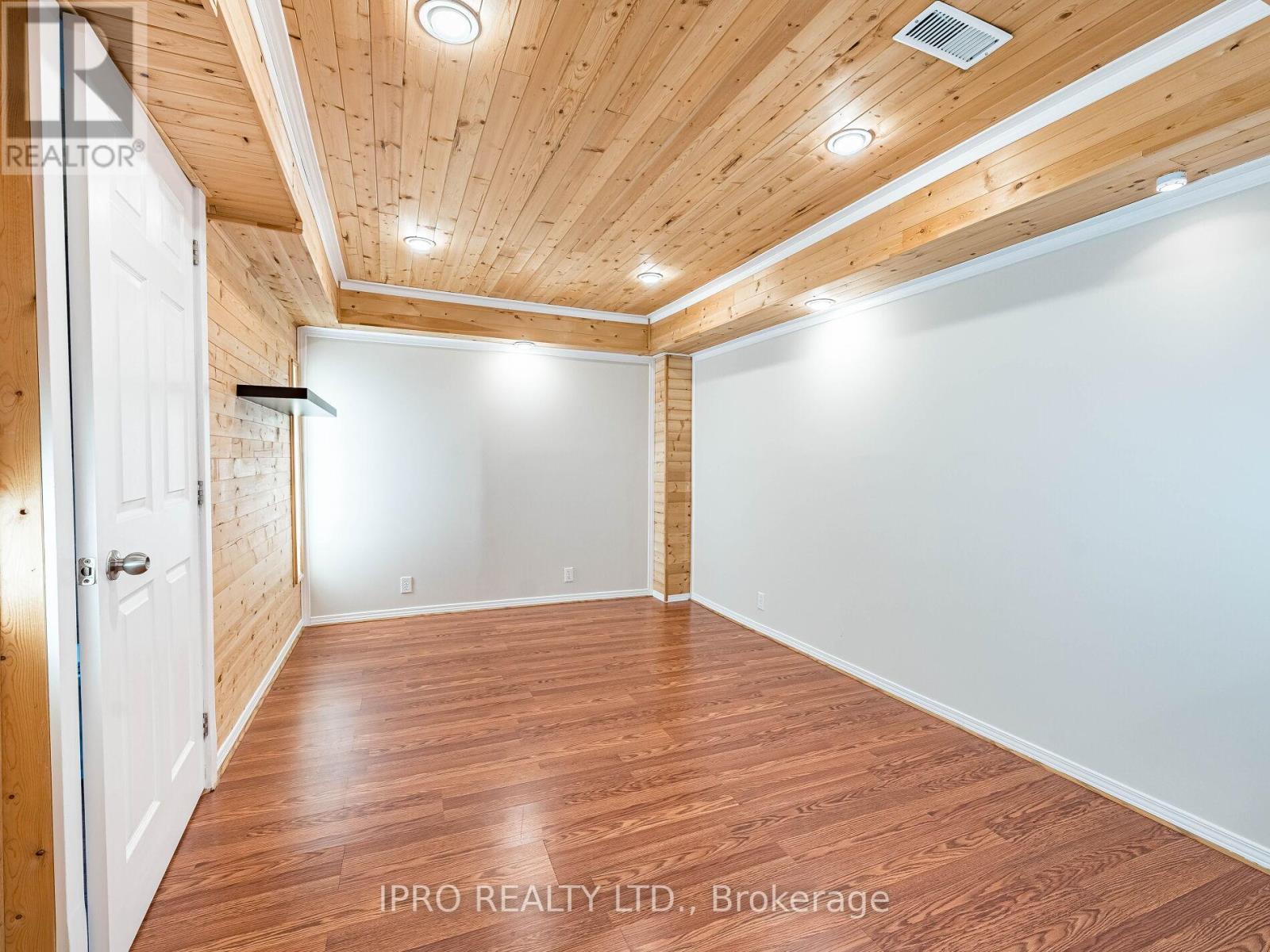 5 Reynolds Avenue, New Tecumseth, Ontario  L0G 1A0 - Photo 40 - N12198385