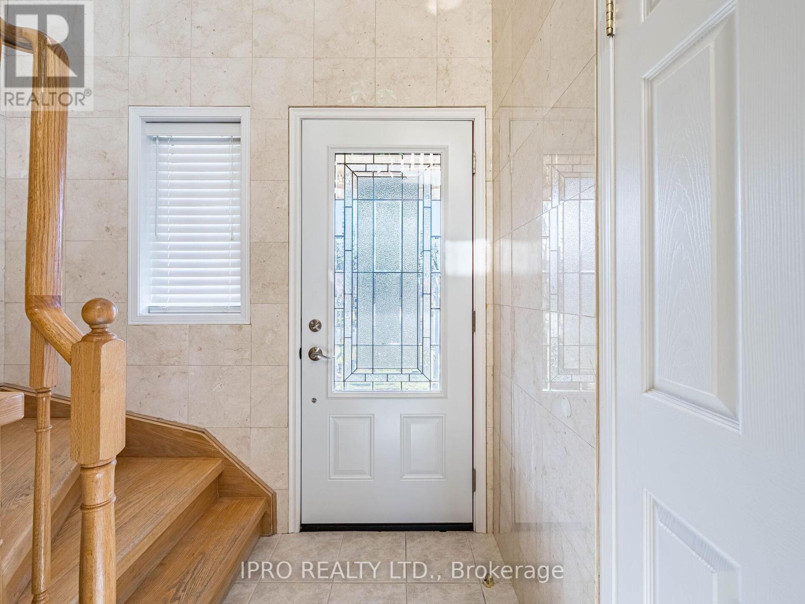 5 Reynolds Avenue, New Tecumseth, Ontario  L0G 1A0 - Photo 5 - N12198385