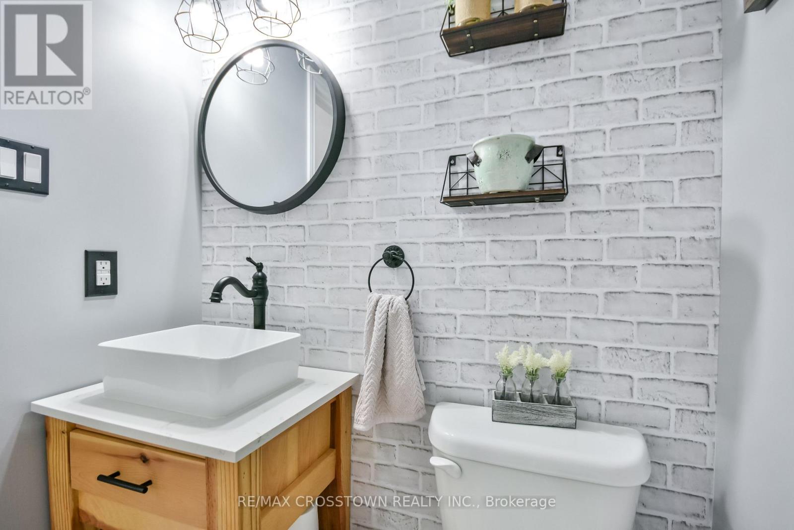 25 Pierce Place, New Tecumseth, Ontario  L0G 1W0 - Photo 6 - N12198402