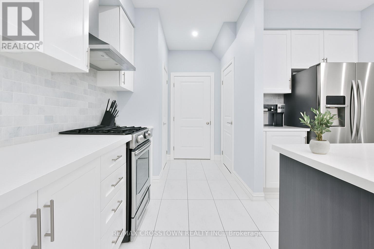 25 Pierce Place, New Tecumseth, Ontario  L0G 1W0 - Photo 8 - N12198402