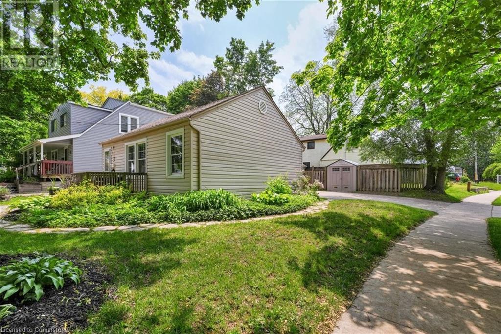 Property at 39 BRANT Crescent image 4