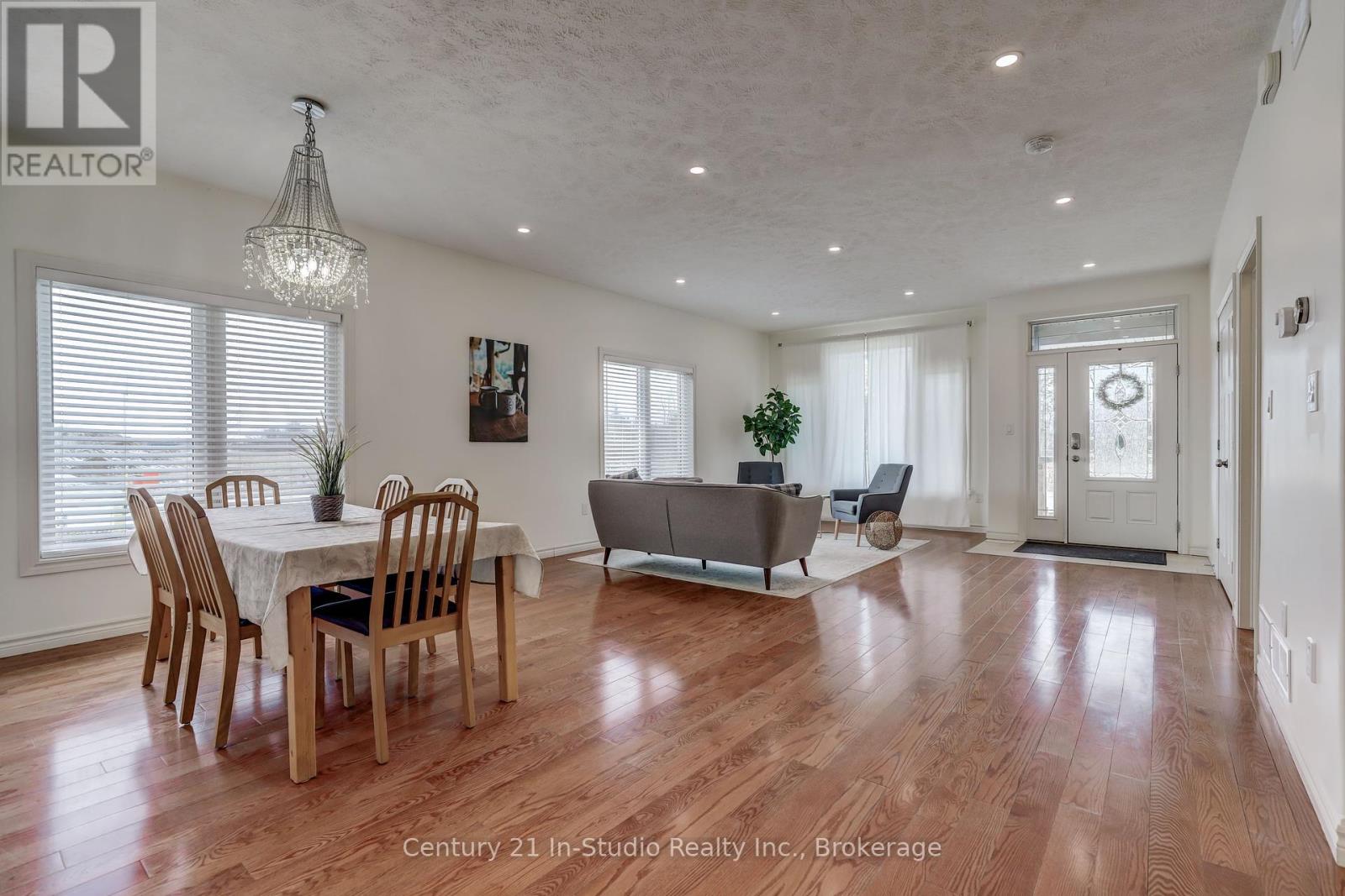 439 Ridge Street, Saugeen Shores, Ontario  N0H 2C1 - Photo 14 - X12198580