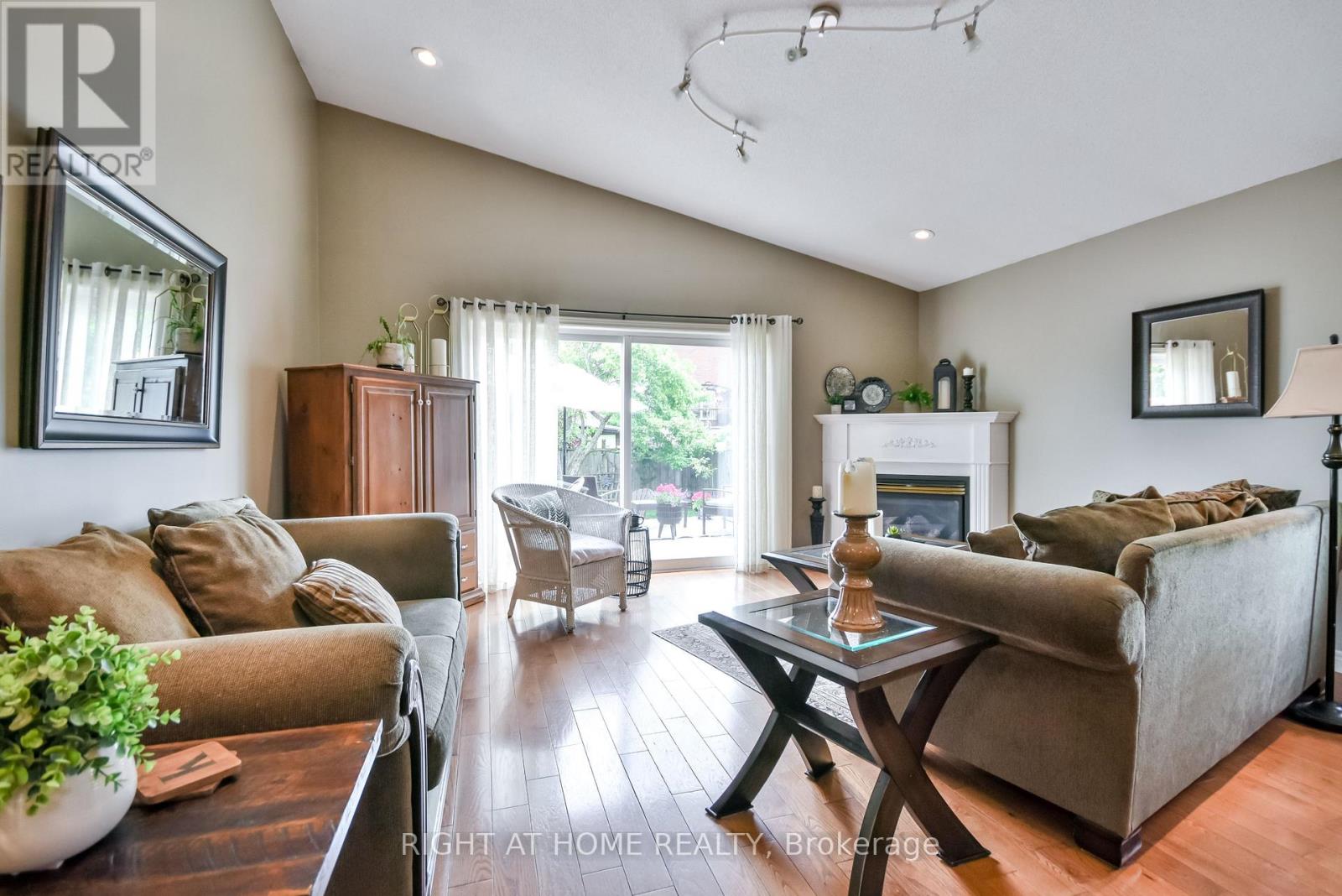 13 Couples Court, Barrie, Ontario  L4M 6V5 - Photo 14 - S12198352