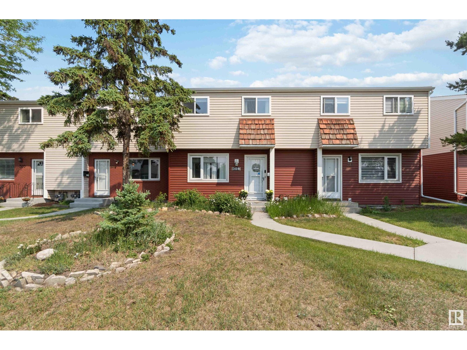 Property at 308 HERMITAGE RD NW image 1