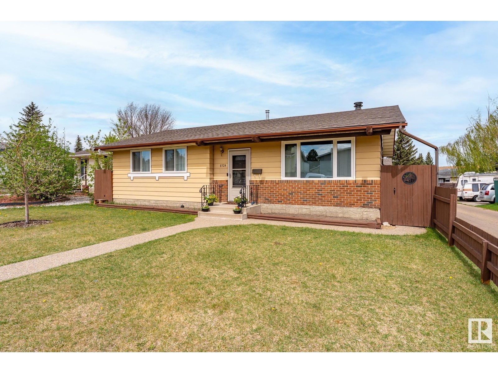 8324 19 AV NW, Edmonton, Alberta