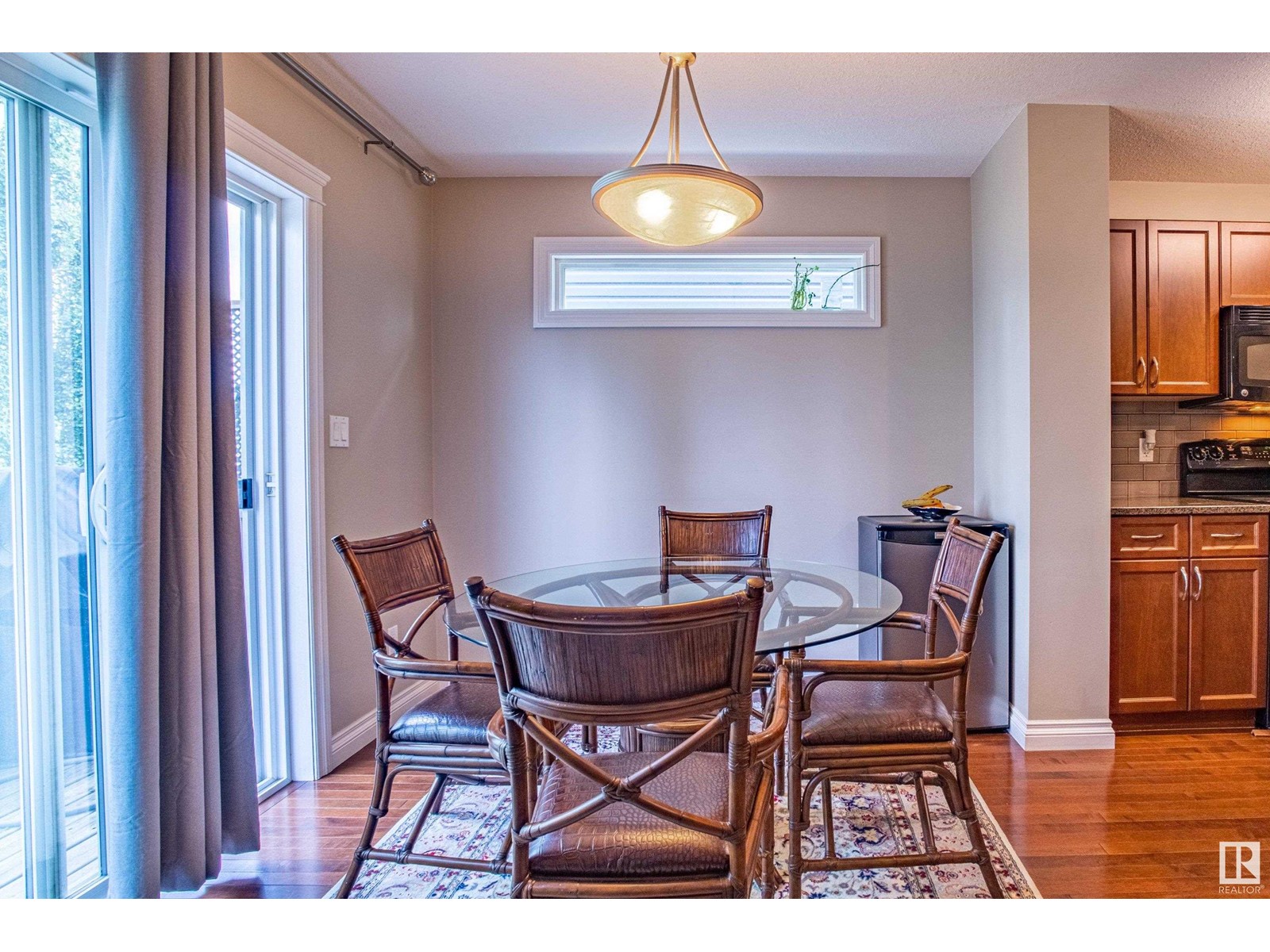 Property at 17620 10 AV SW image 3