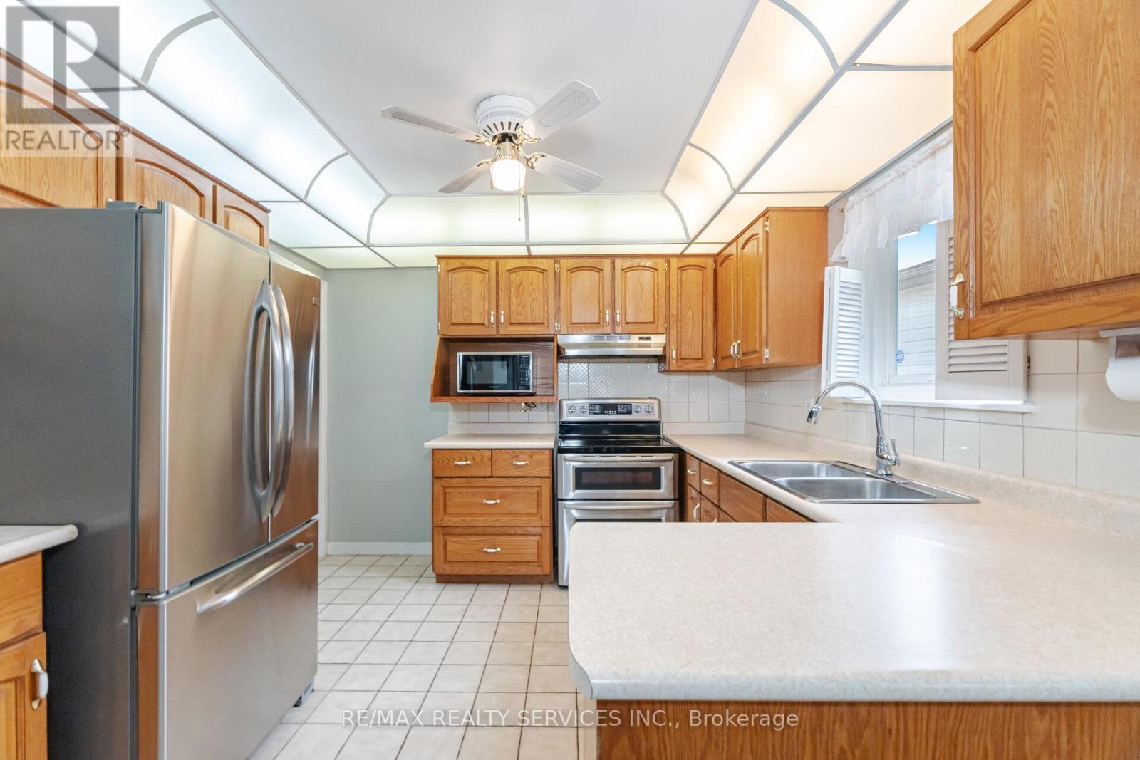 10 Gatewood Drive, Brampton, Ontario  L6S 1Y9 - Photo 16 - W12198211