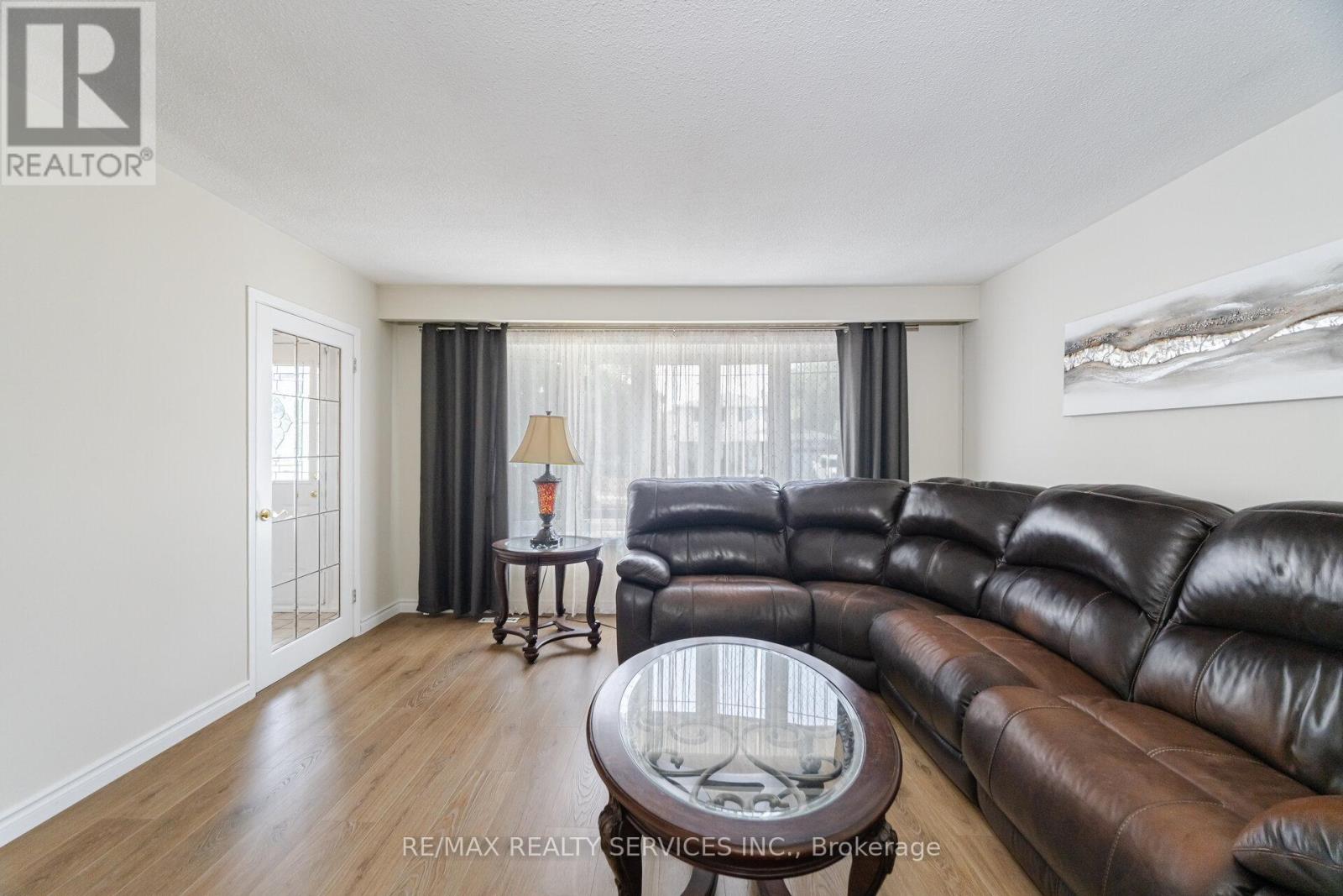 10 Gatewood Drive, Brampton, Ontario  L6S 1Y9 - Photo 8 - W12198211