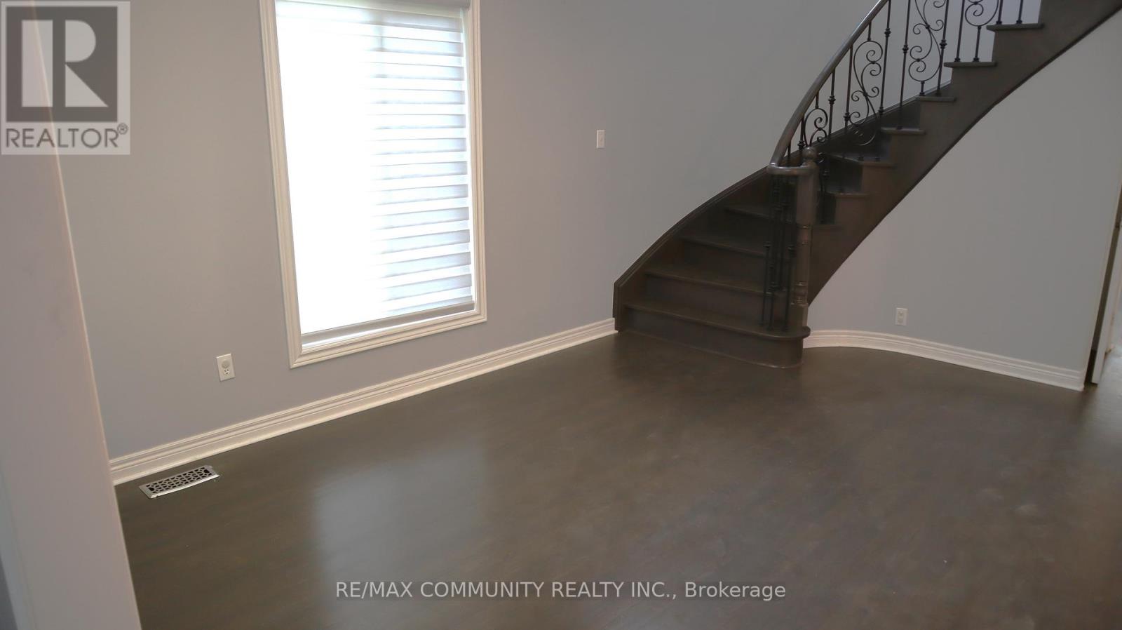 66 Coolspring Crescent, Caledon, Ontario  L7E 2J5 - Photo 3 - W12198223