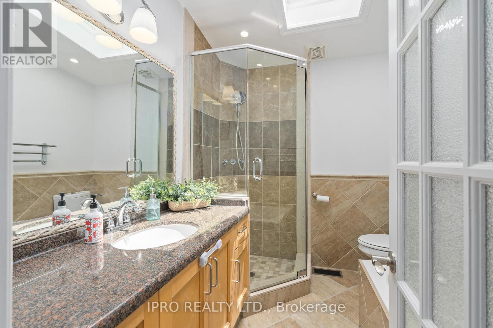 23 Stanley Court, Brampton (Brampton South), Ontario  L6Y 2B1 - Photo 20 - W12198225