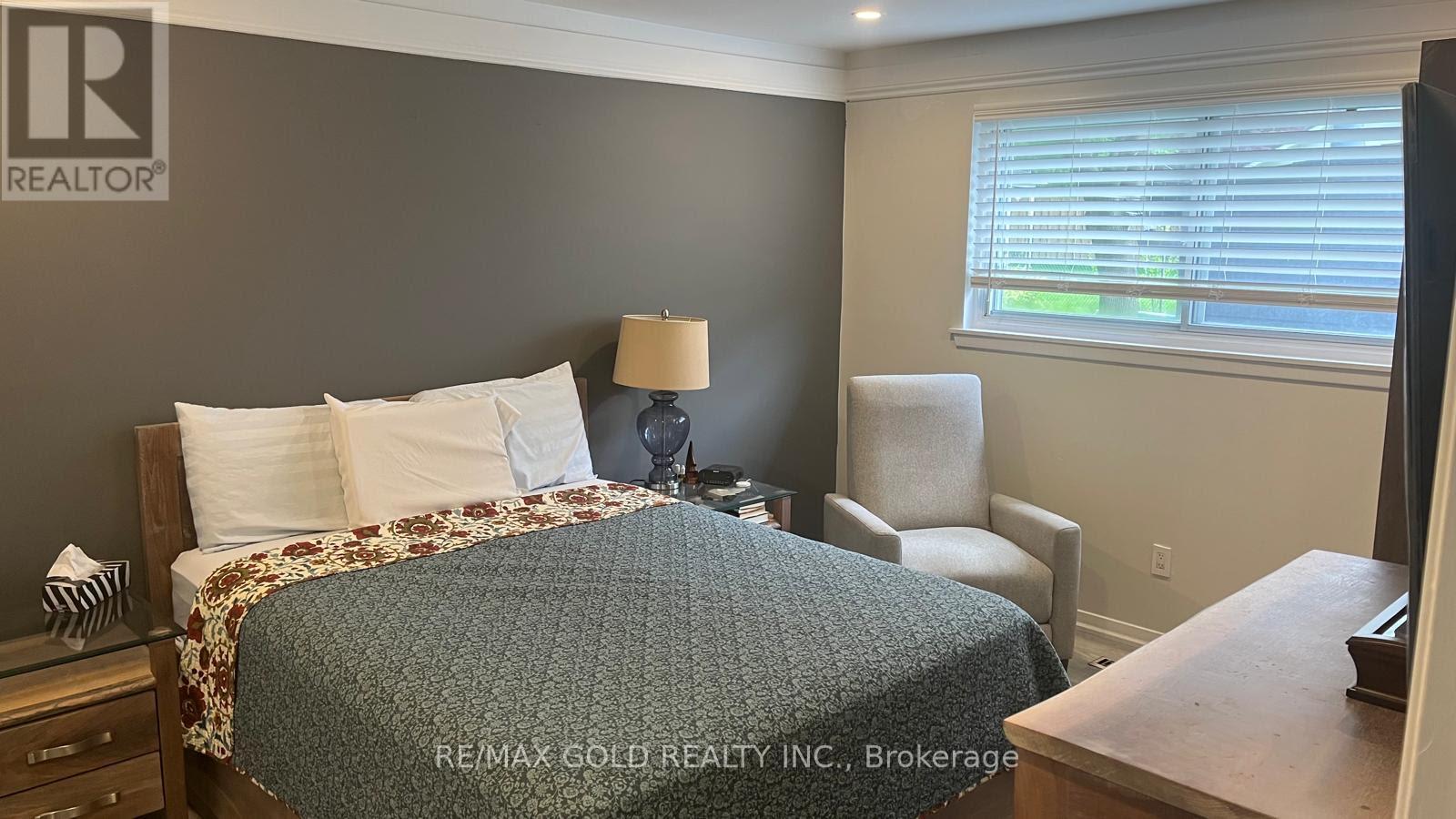 42 Beechwood Crescent, Brampton, Ontario  L6T 1Y1 - Photo 9 - W12198280